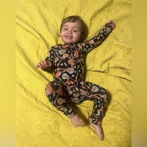 Bums and Roses bamboo guitar convertible footie 12-18 months